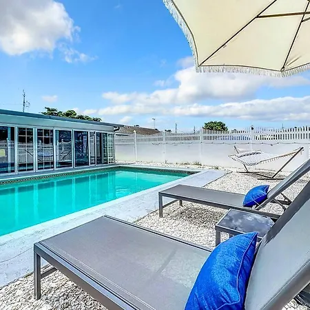 Poolside Paradise Near Siesta Key Beach-2